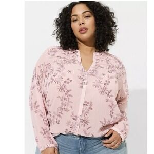 Torrid Pink Floral Crinkle Chiffon with Lurex Pintuck Long Sleeve Blouse Size 4X